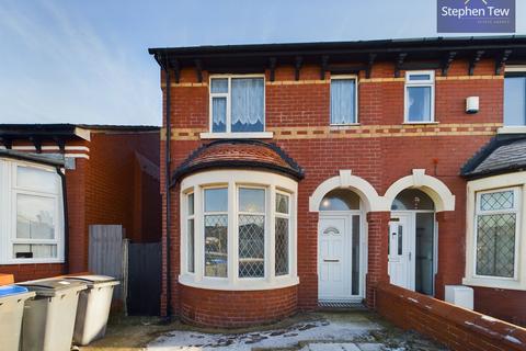 3 bedroom semi-detached house to rent, St. Annes Road, Blackpool, FY4