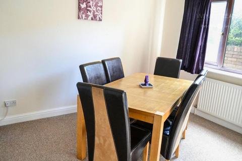 3 bedroom detached house to rent, Stanley Road, Buckley CH7