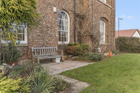 24 Bellingham Close, Thirsk, YO7 1FX