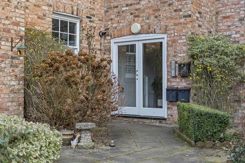24 Bellingham Close, Thirsk, YO7 1FX