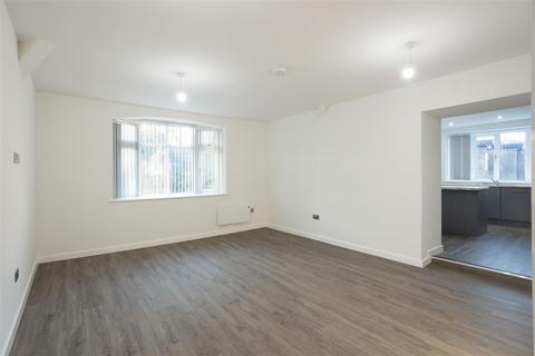 3 bedroom apartment to rent, Grove Lane, Leeds LS6