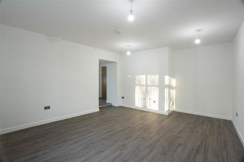 3 bedroom apartment to rent, Grove Lane, Leeds LS6