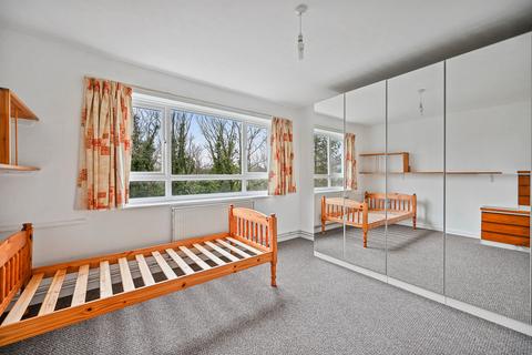 2 bedroom apartment for sale, Dove Park, Pinner, HA5