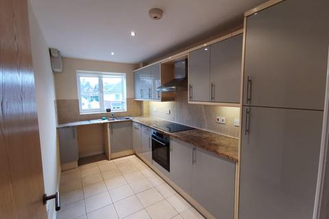 2 bedroom house share to rent, Flat 4, Queenscroft Court, Queensville Avenue, Stafford, ST17 4QL