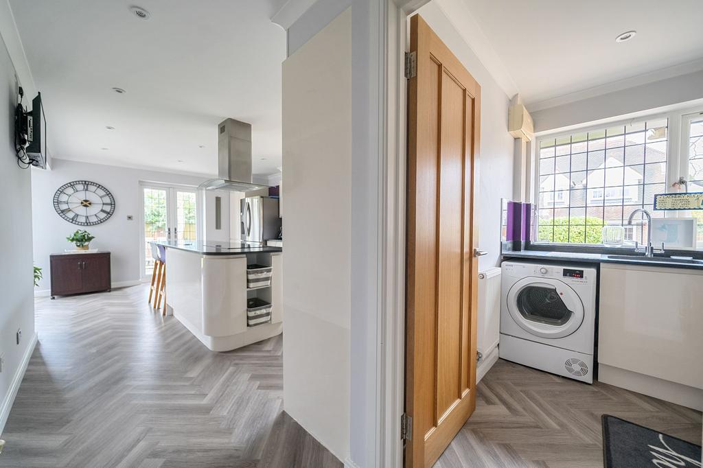 Kitchen/utility