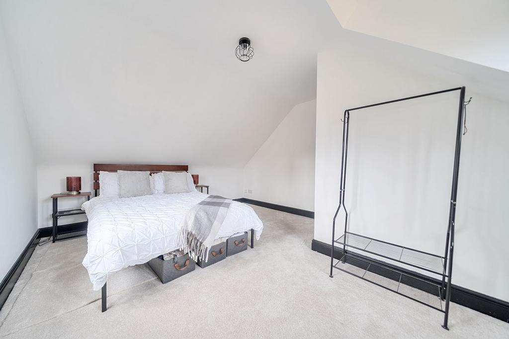 Guest bedroom