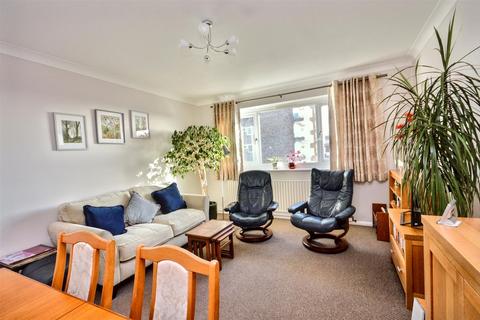 2 bedroom flat for sale, Laleham Close, Eastbourne