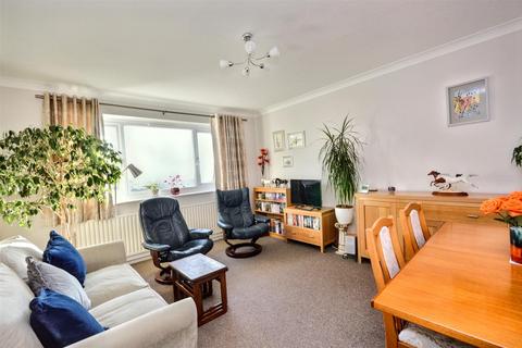 2 bedroom flat for sale, Laleham Close, Eastbourne