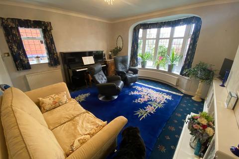 2 bedroom semi-detached house for sale, 18 Heights Lane, Chadderton