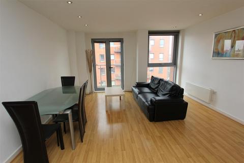 2 bedroom flat to rent, Faroe, City Island