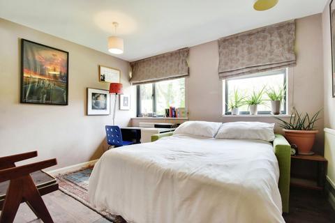 59 Cherry Orchard, Marlborough, SN8 4AS