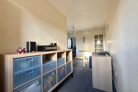 Studio for sale, Pioneer Way, Watford, WD18