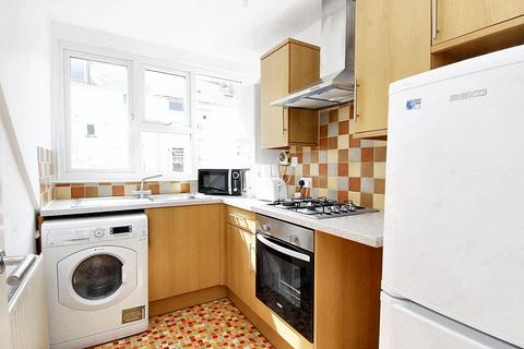 2 bedroom flat to rent, Napier Terrace, Flat 3, Plymouth PL4