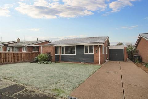 3 bedroom detached bungalow for sale, Broadfields, Calverton