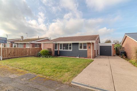 3 bedroom detached bungalow for sale, Broadfields, Calverton