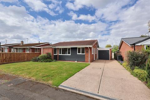 3 bedroom detached bungalow for sale, Broadfields, Calverton