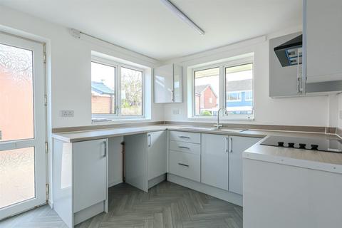 3 bedroom detached bungalow for sale, Broadfields, Calverton