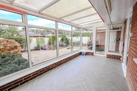 3 bedroom detached bungalow for sale, Broadfields, Calverton