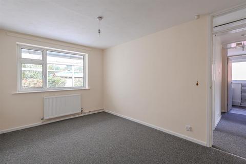12 Broadfields, Calverton, Nottingham, NG14 6JP