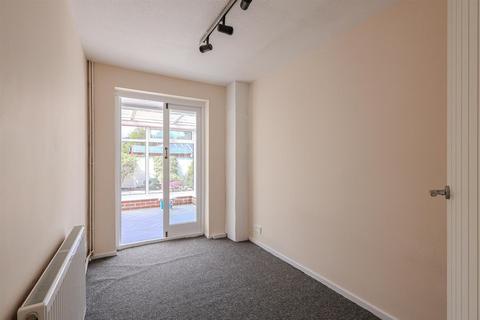 12 Broadfields, Calverton, Nottingham, NG14 6JP