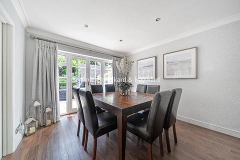 5 bedroom detached house for sale, Pickwick Way, Chislehurst