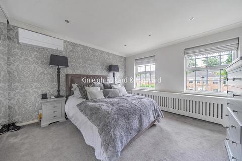6 Pickwick Way, Chislehurst, BR7 6RZ