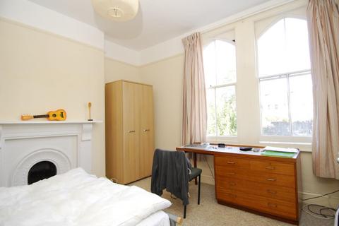 2 bedroom flat to rent, 10 Napier Terrace, Plymouth PL4