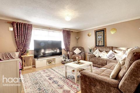 2 bedroom apartment for sale, Bower Close, Northolt