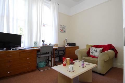 2 bedroom apartment to rent, Napier Terrace, Flat 2, Plymouth PL4