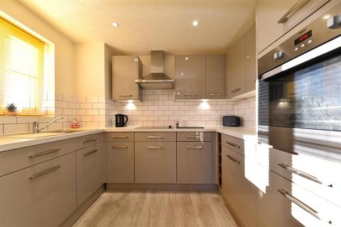 1 bedroom apartment for sale, Astonia Lodge, Pound Avenue, Stevenage