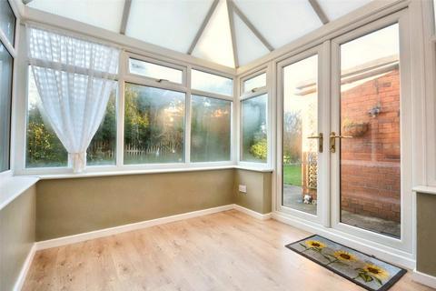 3 bedroom end of terrace house for sale, Fieldhouse Grove, Farsley, Pudsey, West Yorkshire