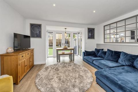 4 bedroom semi-detached house for sale, Tudor Road, Bury St. Edmunds