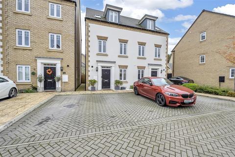 4 bedroom semi-detached house for sale, Tudor Road, Bury St. Edmunds