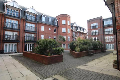 LERET WAY, LEATHERHEAD, KT22