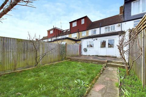 18 Bramblewood Close, Carshalton, SM5 1PG