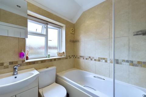 18 Bramblewood Close, Carshalton, SM5 1PG