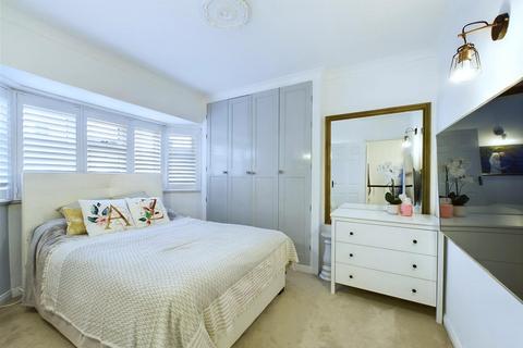 18 Bramblewood Close, Carshalton, SM5 1PG