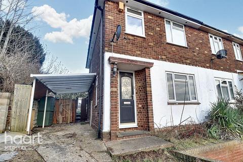 3 bedroom semi-detached house to rent, Drakes Avenue, Rochester