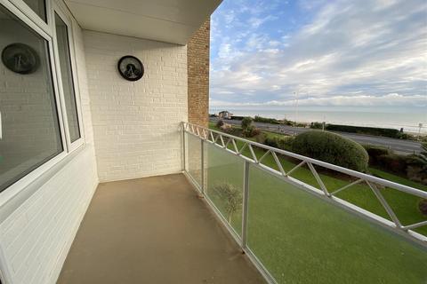 3 bedroom flat to rent, St. Kitts, West Parade, Bexhill-On-Sea