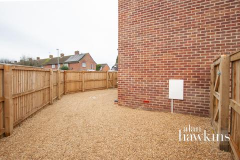 3 bedroom end of terrace house to rent, Tinkers Field, Royal Wootton Bassett, Wiltshire, SN4 8AE