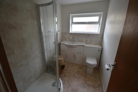 2 bedroom bungalow to rent, School Lane, Manningtree CO11