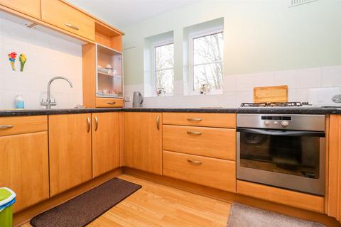 2 bedroom ground floor flat for sale, Princes Gate, Wakefield WF4