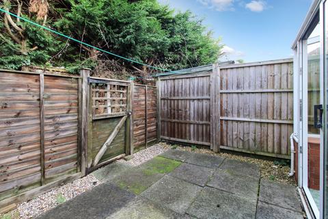 19 Abbots Mews, Bishops Cleeve, Cheltenham, GL52 8UP