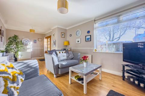53 Glen Road, Morley, Leeds, LS27 9EZ