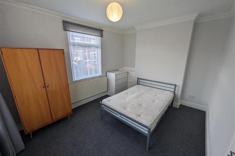 1 bedroom in a house share to rent, Playfair Street (Room 1), Rusholme, Manchester