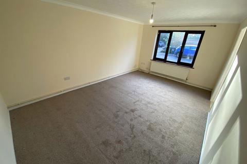 2 bedroom flat to rent, Dalrymple Way