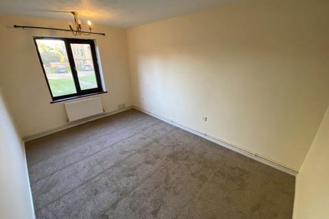 2 bedroom flat to rent, Dalrymple Way