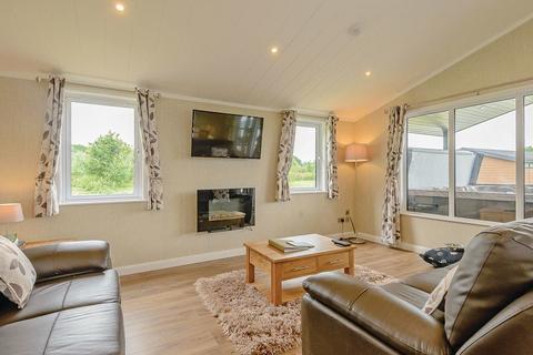 3 bedroom lodge for sale, Stixwould Road, Woodhall Spa Lincolnshire