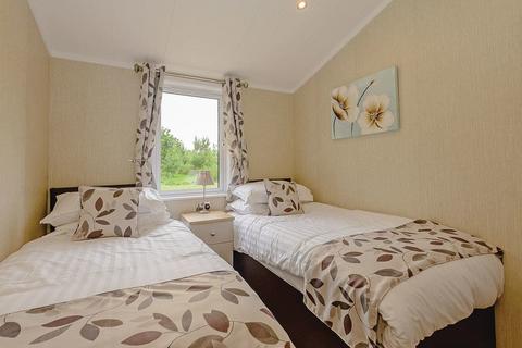3 bedroom lodge for sale, Stixwould Road, Woodhall Spa Lincolnshire