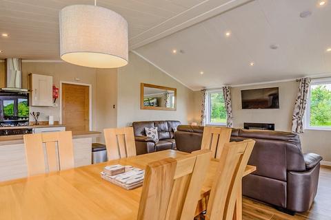 3 bedroom lodge for sale, Stixwould Road, Woodhall Spa Lincolnshire